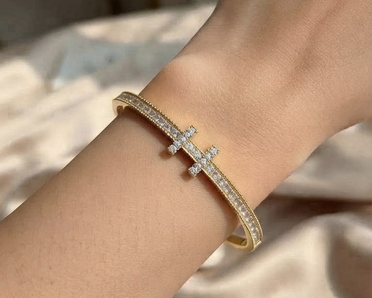 Evelyn Crystal Bangle