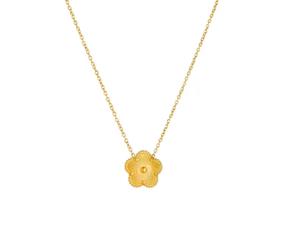 Clover Pendant Necklace
