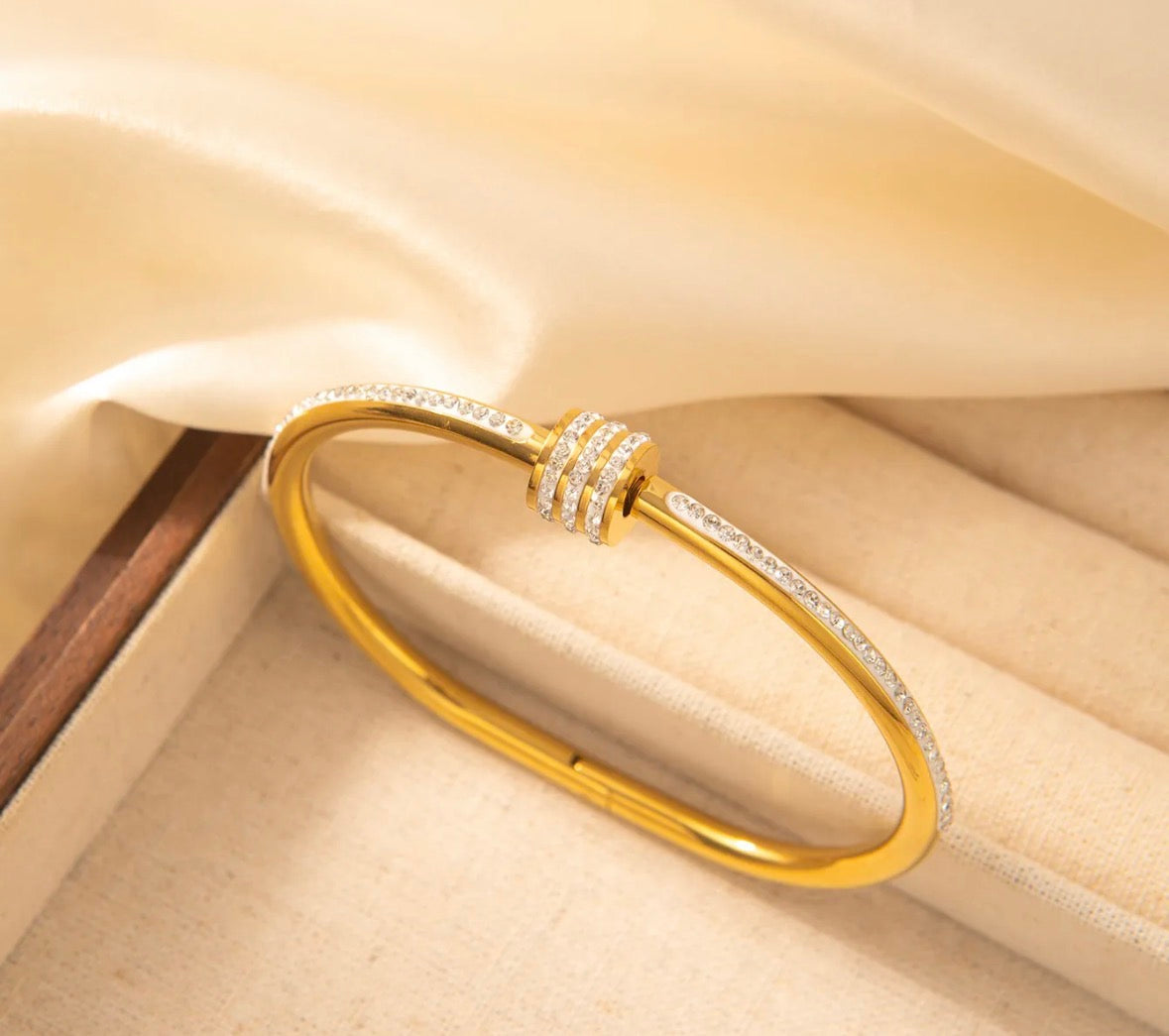 Aurora Luxe Bangle